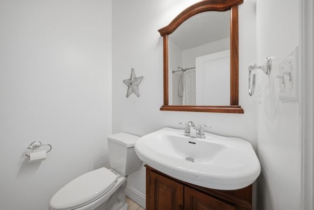 233 Beach Rd A11, Salisbury, MA 01952