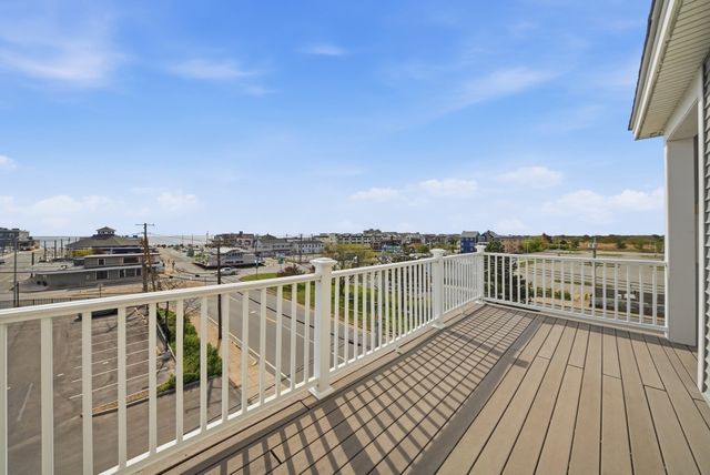 233 Beach Rd A11, Salisbury, MA 01952
