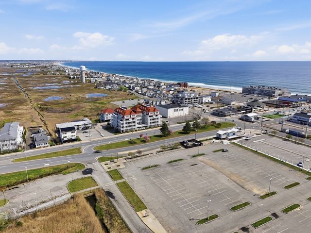 233 Beach Rd A11, Salisbury, MA 01952