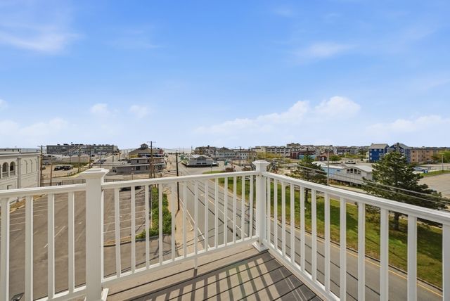 233 Beach Rd A11, Salisbury, MA 01952