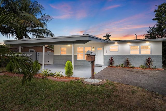 724 SW 4th Ct, Hallandale Beach, FL 33009