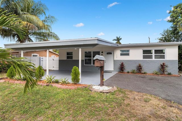 724 SW 4th Ct, Hallandale Beach, FL 33009