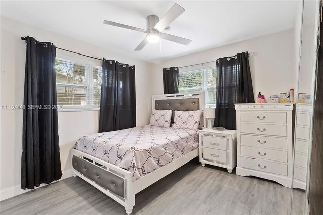 724 SW 4th Ct, Hallandale Beach, FL 33009