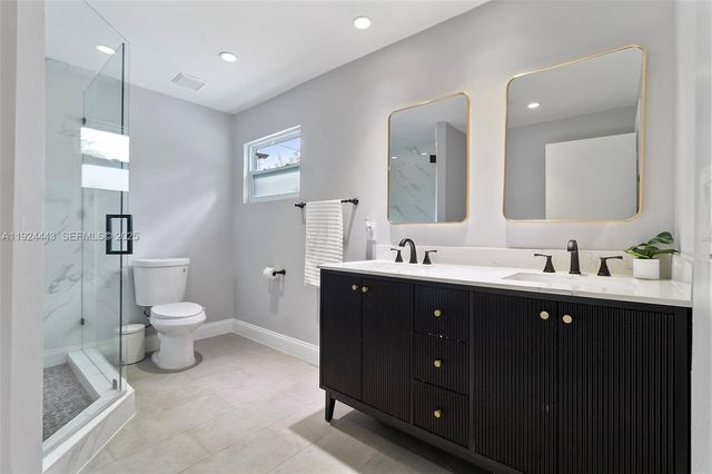 724 SW 4th Ct, Hallandale Beach, FL 33009