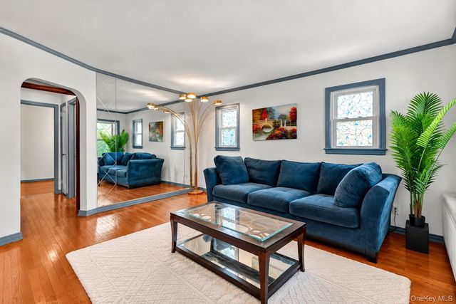 135 Sperry Boulevard, New Hyde Park, NY 11040