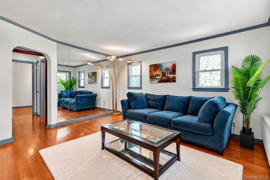 135 Sperry Boulevard, New Hyde Park, NY 11040 — photo 5