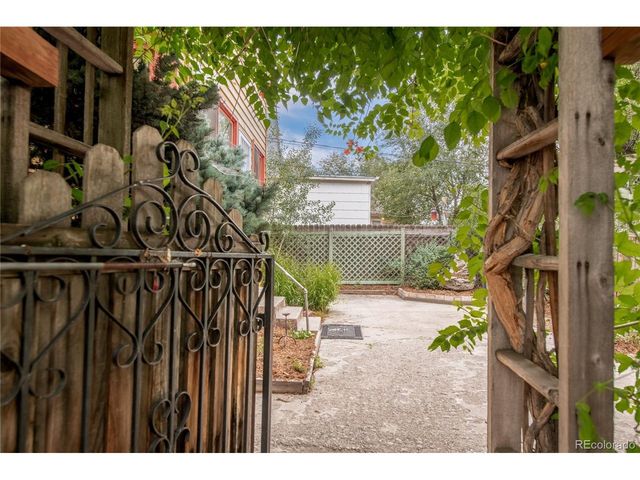 3025 Grove St, Denver, CO 80211