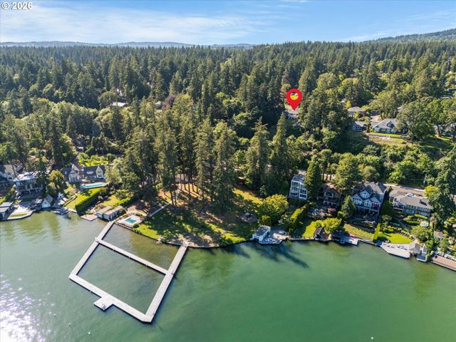 3920 UPPER Dr, Lake Oswego, OR 97035