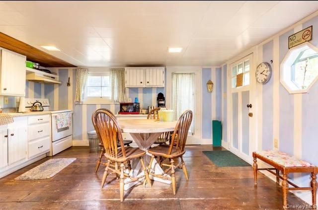 65 Hedges Road, East Patchogue, NY 11772