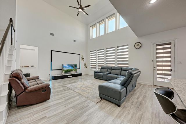 101 Caponi Fish LN, Hutto, TX 78634