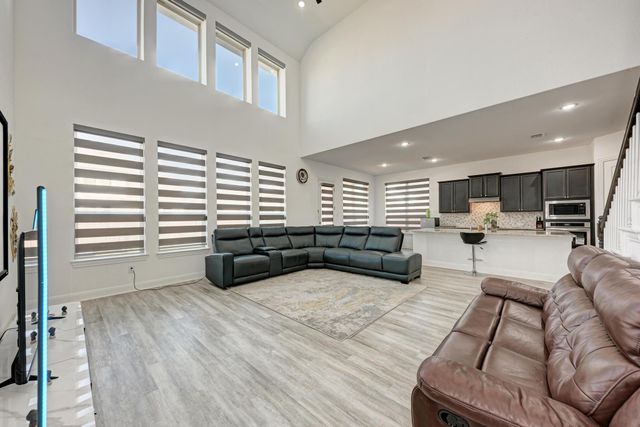 101 Caponi Fish LN, Hutto, TX 78634