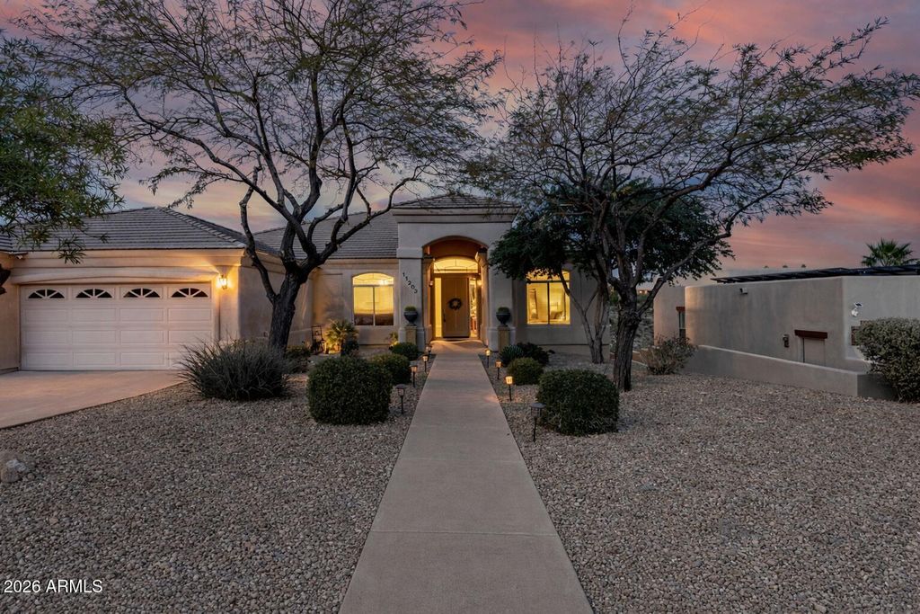 11203 N PINTO Drive, Fountain Hills, AZ 85268