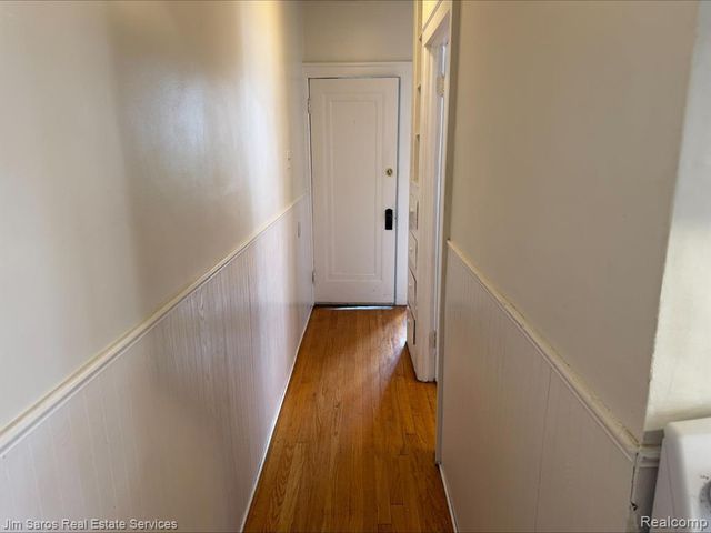 825 Beaconsfield 1n Avenue, Grosse Pointe Park, MI 48230
