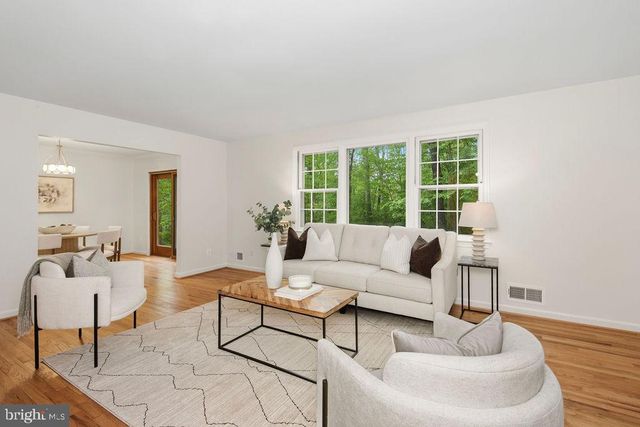 2302 SHORT RIDGE RD, Reston, VA 20191