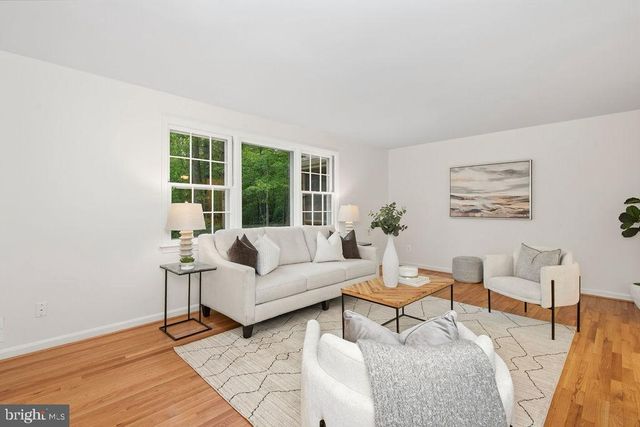 2302 SHORT RIDGE RD, Reston, VA 20191
