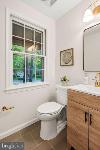 2302 SHORT RIDGE RD, Reston, VA 20191