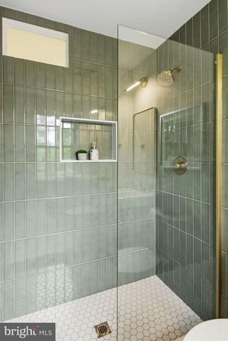 2302 SHORT RIDGE RD, Reston, VA 20191