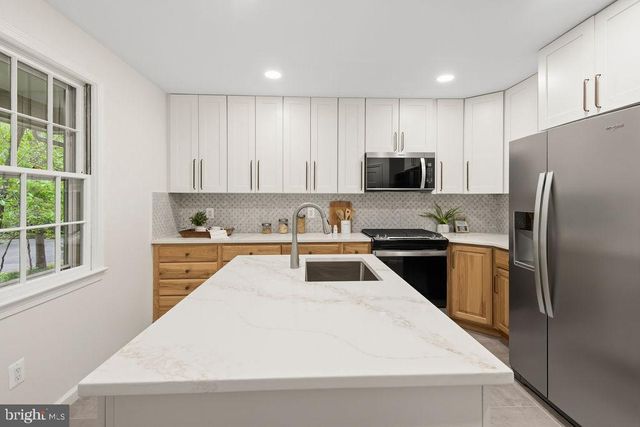 2302 SHORT RIDGE RD, Reston, VA 20191