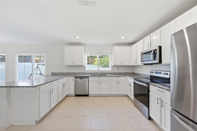 1096 PAPAYA CIRCLE, Davenport, FL 33897