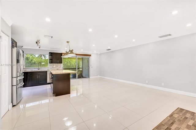 4299 Coral Springs Dr 3A, Coral Springs, FL 33065