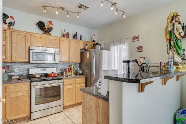 6312 Snap Ridge Street 102, North Las Vegas, NV 89081