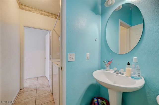 6312 Snap Ridge Street 102, North Las Vegas, NV 89081