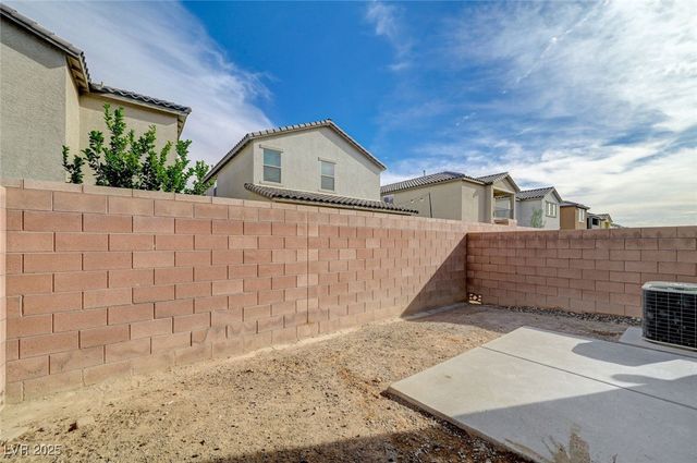 6312 Snap Ridge Street 102, North Las Vegas, NV 89081