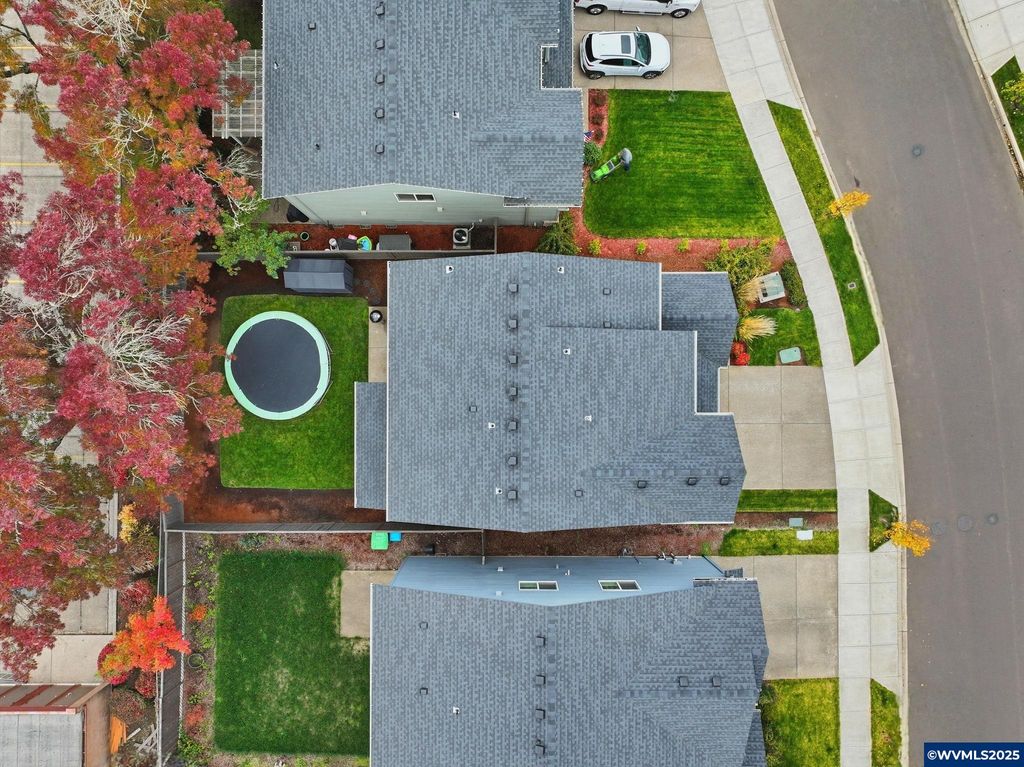 Image 27 of property listing at 2618 NW Shadden Dr, Mcminnville, OR 97128