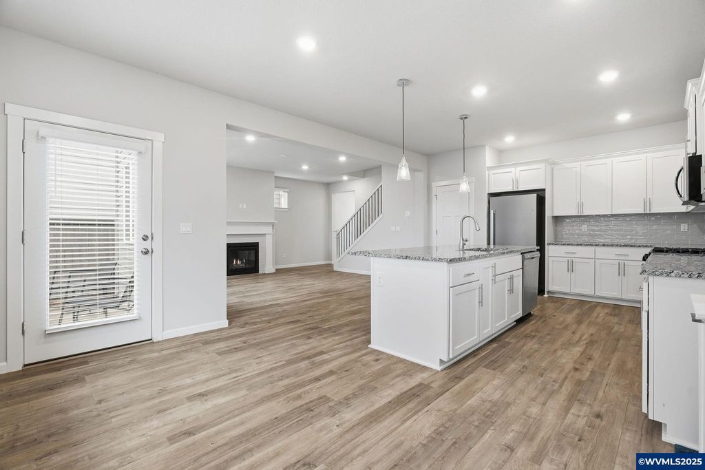 Image 5 of property listing at 2618 NW Shadden Dr, Mcminnville, OR 97128