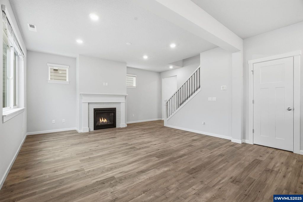 Image 7 of property listing at 2618 NW Shadden Dr, Mcminnville, OR 97128