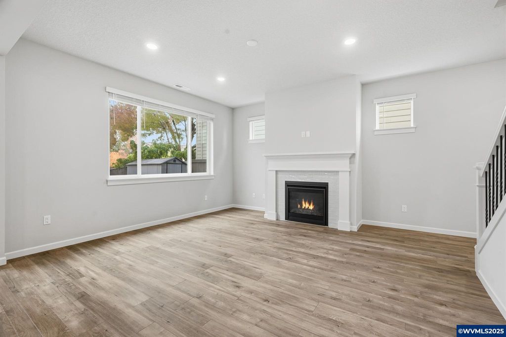 Image 8 of property listing at 2618 NW Shadden Dr, Mcminnville, OR 97128