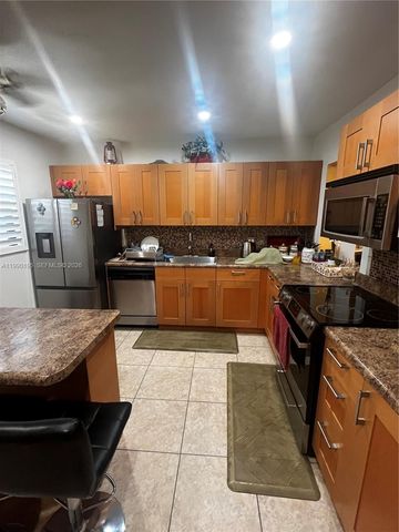 200 Berkley Rd 123, Hollywood, FL 33024