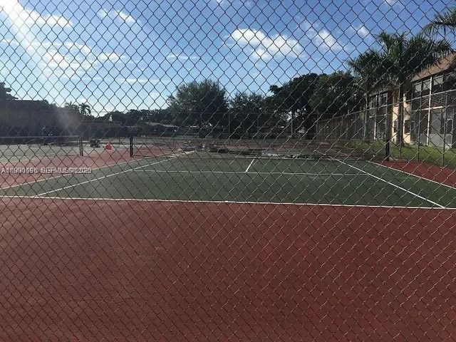 200 Berkley Rd 123, Hollywood, FL 33024