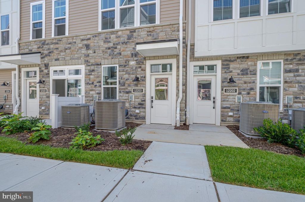 12203 ROSSINI DR, West Windsor, NJ 08540