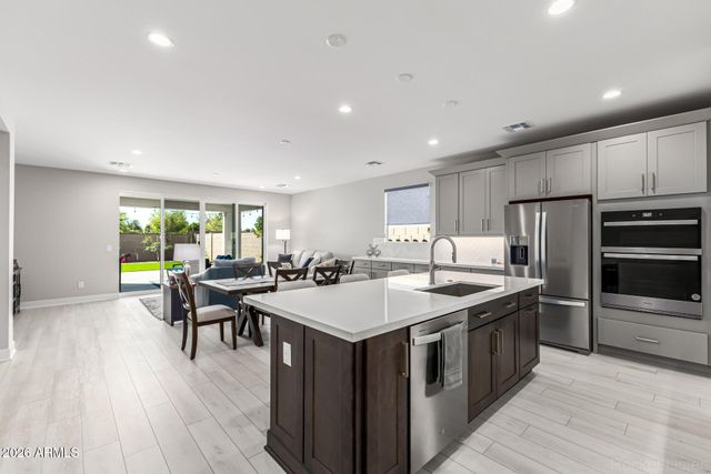 17631 W CRAWFORDSVILLE Drive, Surprise, AZ 85388