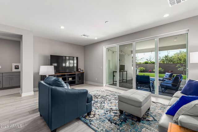 17631 W CRAWFORDSVILLE Drive, Surprise, AZ 85388