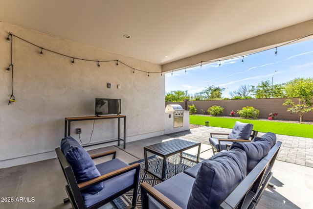 17631 W CRAWFORDSVILLE Drive, Surprise, AZ 85388