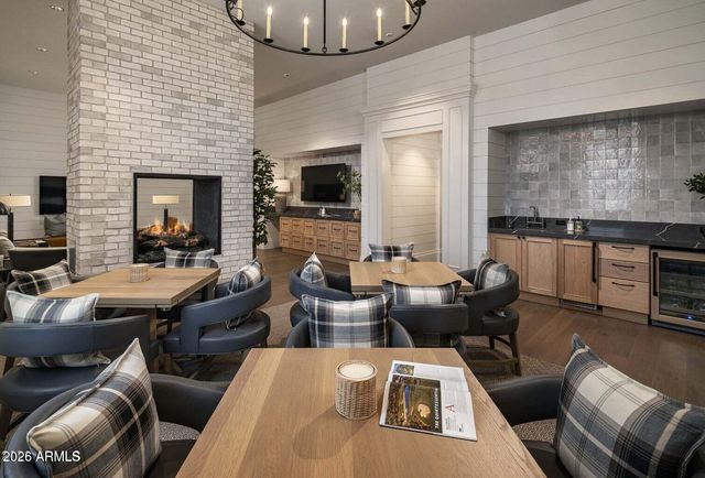 17631 W CRAWFORDSVILLE Drive, Surprise, AZ 85388