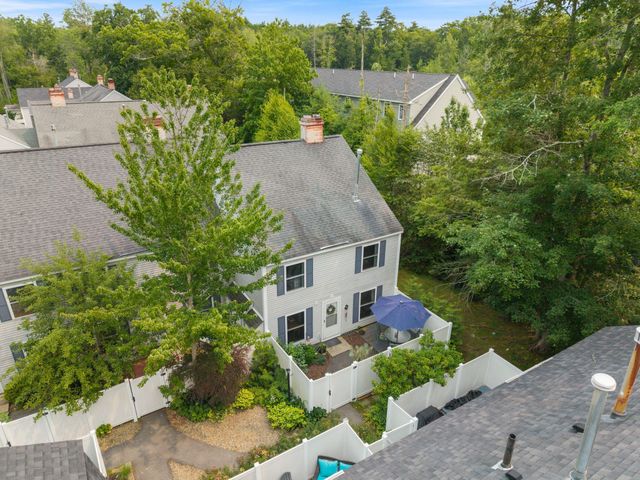 9 Hemlock Forest Drive, Dover, NH 03820