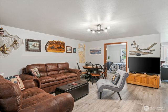 121 E Fir Tree Lane, Union, WA 98592