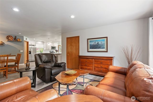 121 E Fir Tree Lane, Union, WA 98592