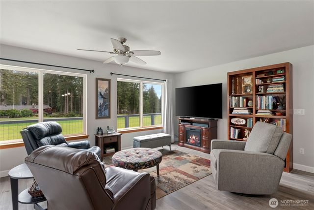 121 E Fir Tree Lane, Union, WA 98592