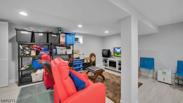 180 Washington Ave, Rutherford Boro, NJ 07070