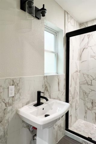 4704 Greenbriar, Houston, TX 77005