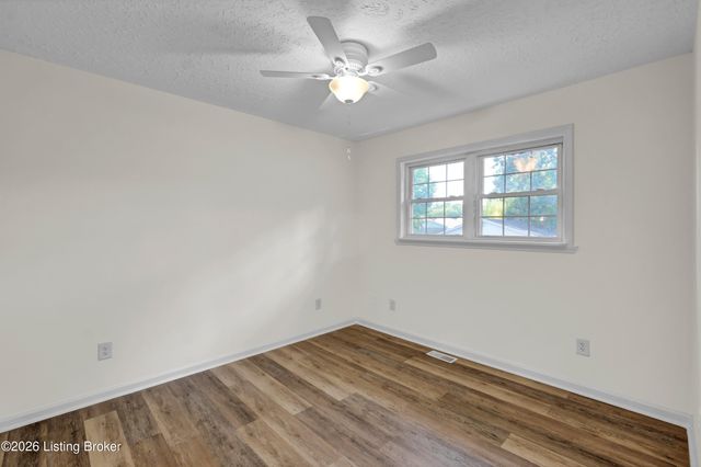 1024 Hillview Blvd, Louisville, KY 40229
