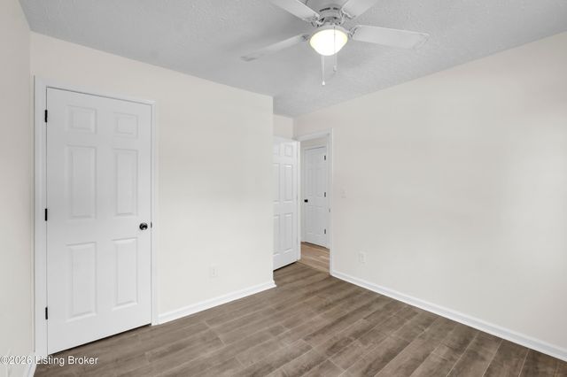 1024 Hillview Blvd, Louisville, KY 40229
