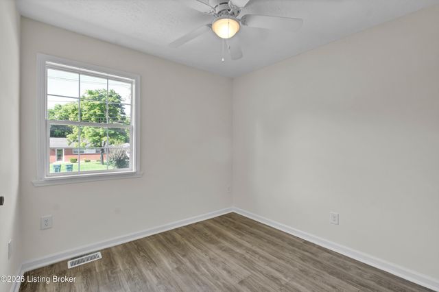 1024 Hillview Blvd, Louisville, KY 40229