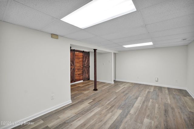 1024 Hillview Blvd, Louisville, KY 40229