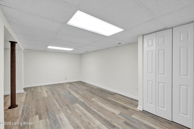 1024 Hillview Blvd, Louisville, KY 40229