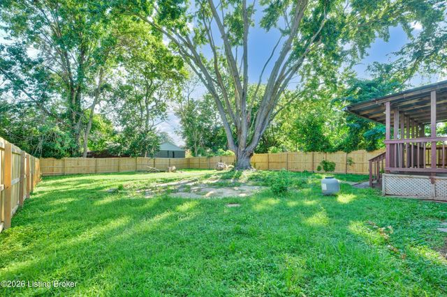 1024 Hillview Blvd, Louisville, KY 40229
